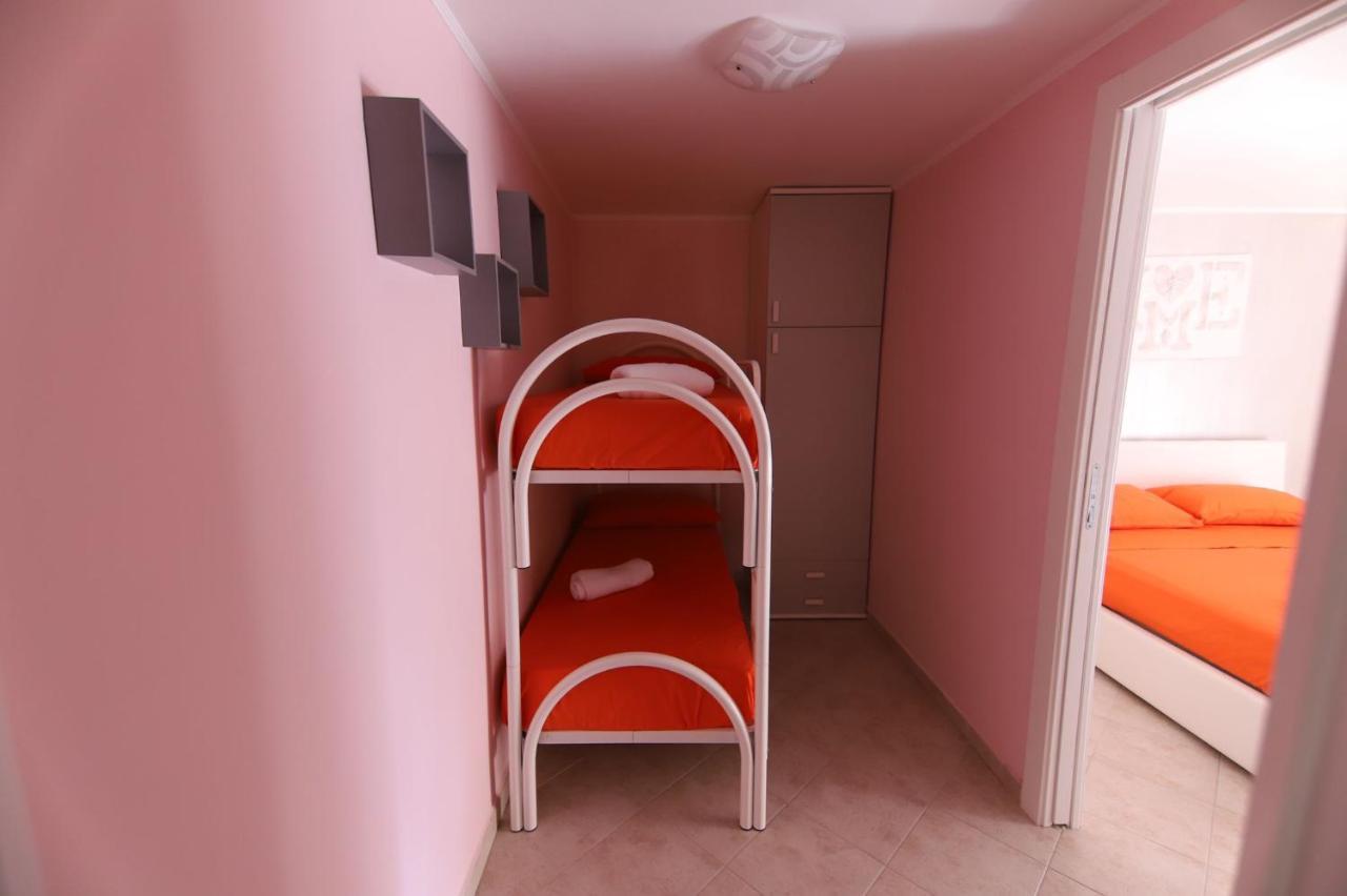 Casa In Piazza Apartment Наполи Екстериор снимка